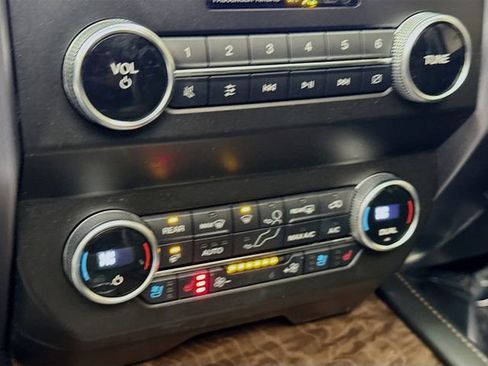 Used 2019 Ford Expedition Platinum image 17