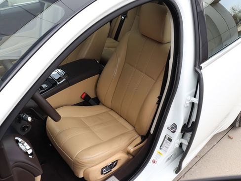 Used 2014 Jaguar XJ image 27