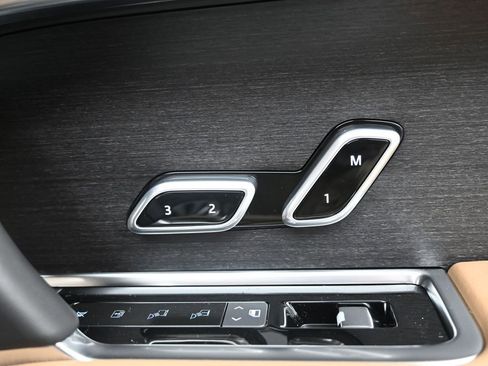 New 2026 Land Rover Range Rover Long Wheelbase SE image 13