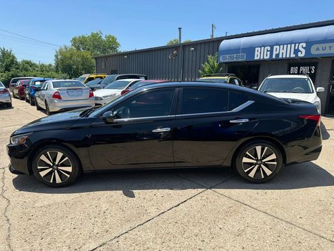 Used 2022 Nissan Altima 2.5 SV FWD image 4