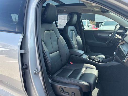 Certified 2023 Volvo XC40 B5 Plus w/ Driver Assist Package AWD/4WD image 19