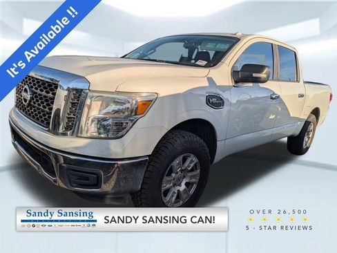 Used 2017 Nissan Titan SV image 1