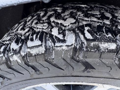 Used 2017 Nissan Armada SL w/ Moonroof Package image 22