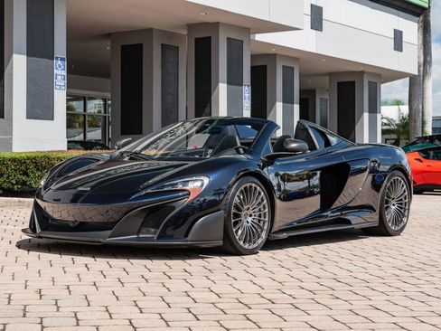 Used 2016 McLaren 675LT Spider image 34