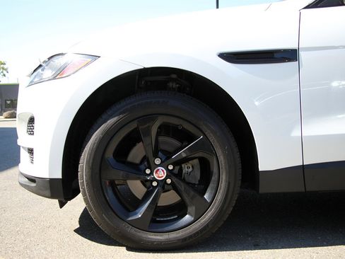 Used 2018 Jaguar F-PACE Premium image 10