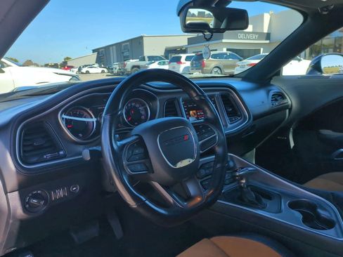 Used 2022 Dodge Challenger R/T Scat Pack w/ Dynamics Package image 2