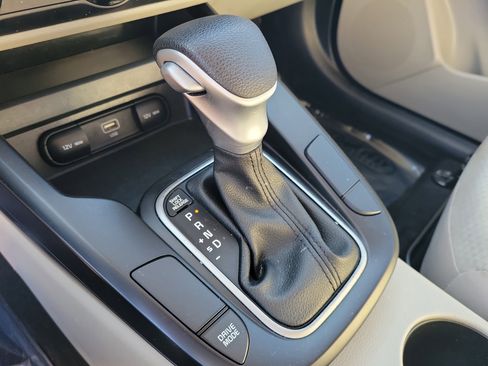 Used 2023 Kia Soul LX image 30