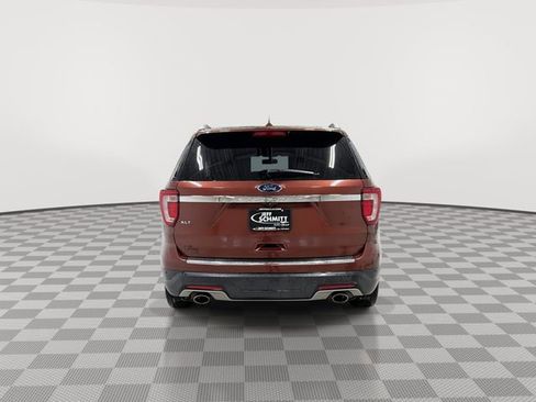 Used 2018 Ford Explorer XLT w/ Equipment Group 202A image 9