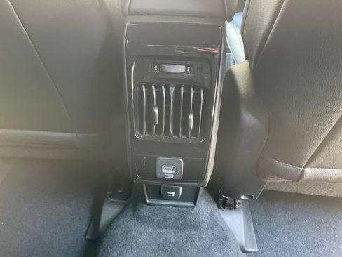 Used 2025 Jeep Compass Limited AWD/4WD image 31