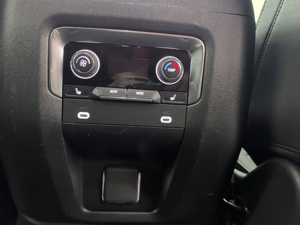 Used 2023 Chevrolet Tahoe Premier AWD/4WD image 33
