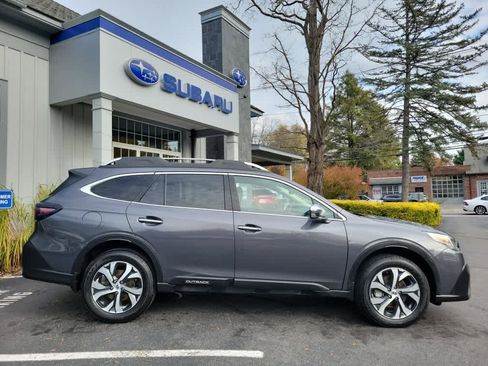 Used 2022 Subaru Outback Touring XT image 2