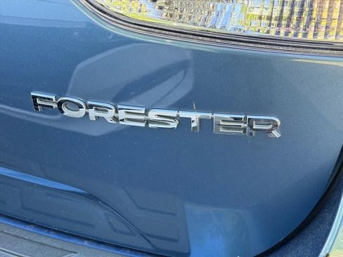 Used 2020 Subaru Forester Limited w/ Popular Package #3 image 6