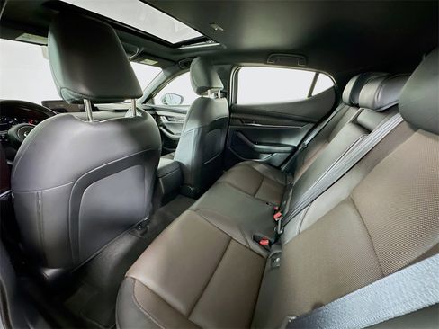 New 2025 MAZDA MAZDA3 Hatchback w/Premium Plus Pkg image 4