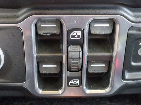 Used 2021 Jeep Wrangler Unlimited Sahara image 22