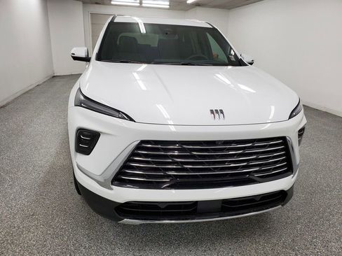 New 2025 Buick Enclave Preferred w/ Power Package image 2