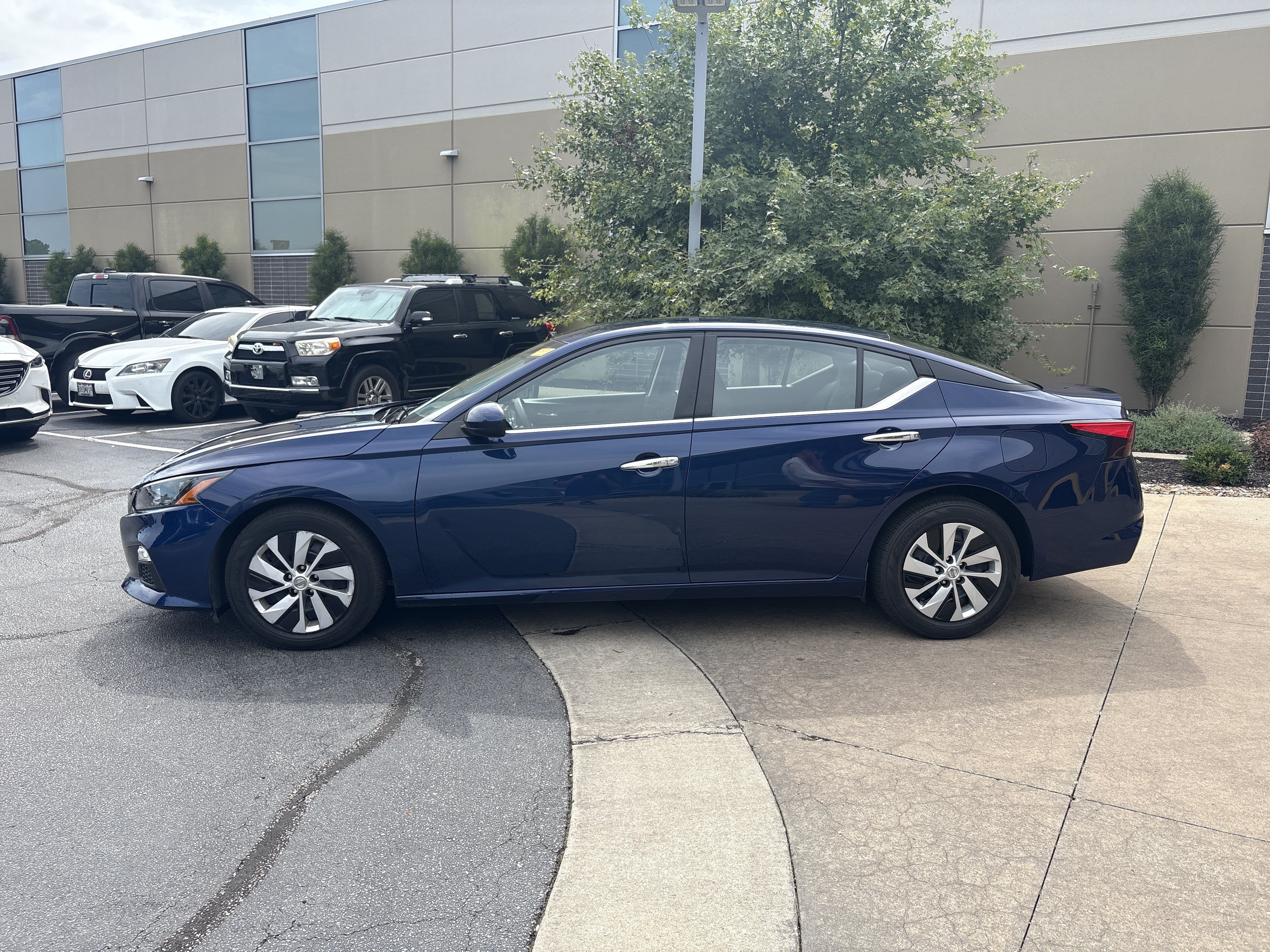 Used 2022 Nissan Altima 2.5 S w/ Driver Assist Package FWD image 7