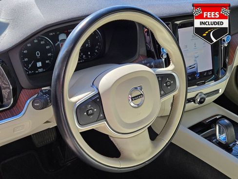 Used 2022 Volvo S60 B5 Momentum w/ Premium Package FWD image 10