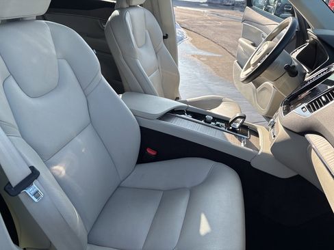 Certified 2023 Volvo XC90 B5 Plus image 37