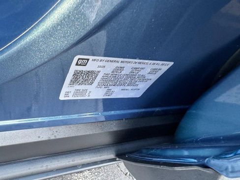 New 2026 Chevrolet Equinox LT w/ Convenience Package II image 17