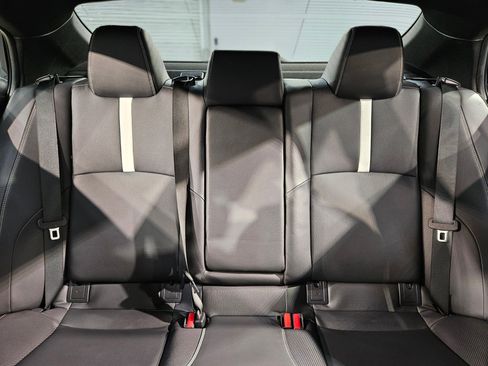 Used 2025 Toyota Camry SE image 13