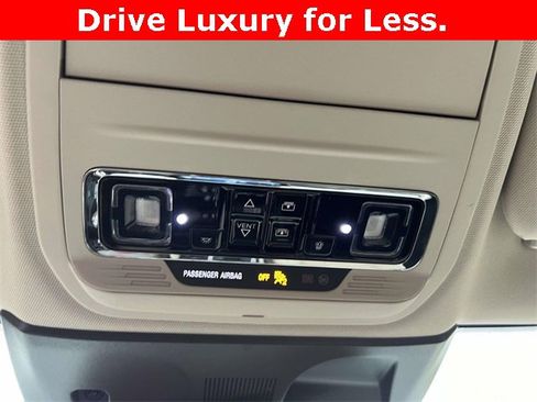 Used 2022 Lincoln Corsair AWD w/ Premium Package image 30