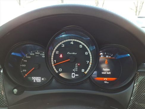 Used 2018 Porsche Macan Turbo image 21