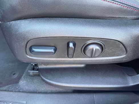 Used 2023 Chevrolet Equinox RS AWD/4WD image 17