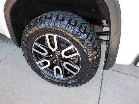 Used 2023 GMC Sierra 1500 AT4 w/ Technology Package image 34