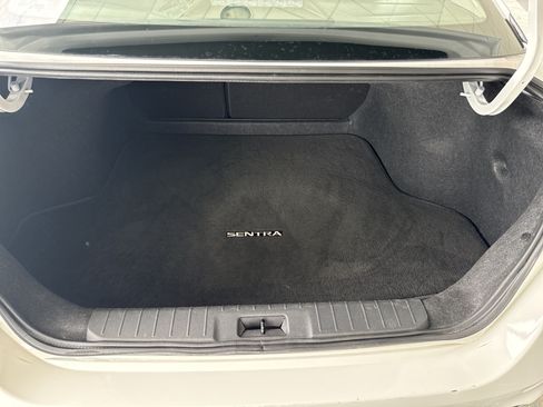 Used 2025 Nissan Sentra SV FWD image 29