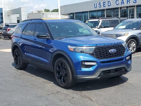 Used 2023 Ford Explorer ST-Line w/ Class IV Trailer Tow Package AWD/4WD image 2