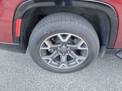 Used 2023 Jeep Wagoneer L Series III w/ Preferred Equipment Group image 7