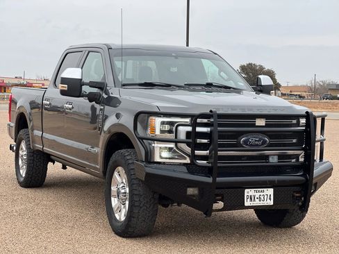 Used 2020 Ford F250 Platinum image 2