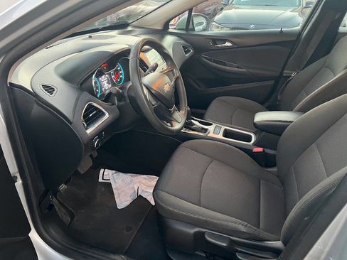 Used 2018 Chevrolet Cruze LS FWD image 13