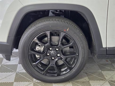 New 2026 Jeep Compass Latitude image 5