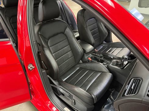 Used 2021 Volkswagen GTI SE FWD image 13
