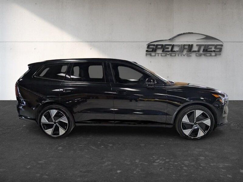 Used 2025 Volvo EX90 Ultra AWD/4WD image 11