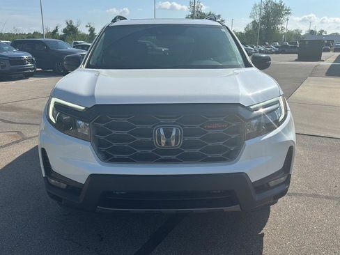 Used 2023 Honda Passport TrailSport image 9