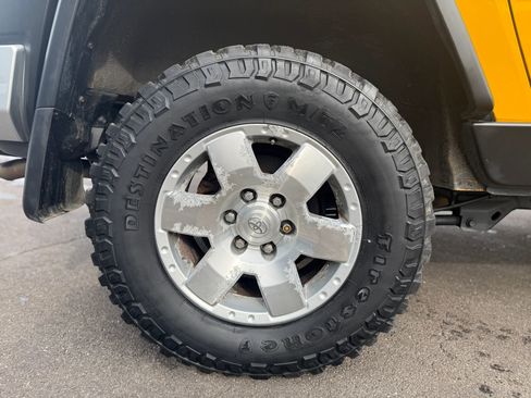 Used 2007 Toyota FJ Cruiser 4WD image 12