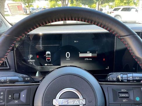 Certified 2025 Nissan Kicks SR FWD image 18