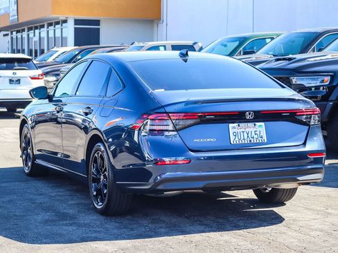 Used 2025 Honda Accord SE image 6