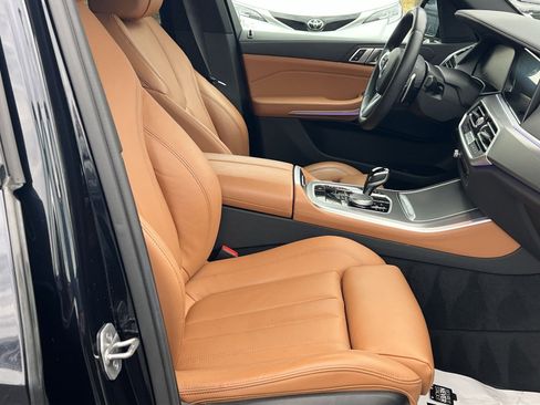 Used 2022 BMW X5 xDrive40i w/ M Sport Package image 28