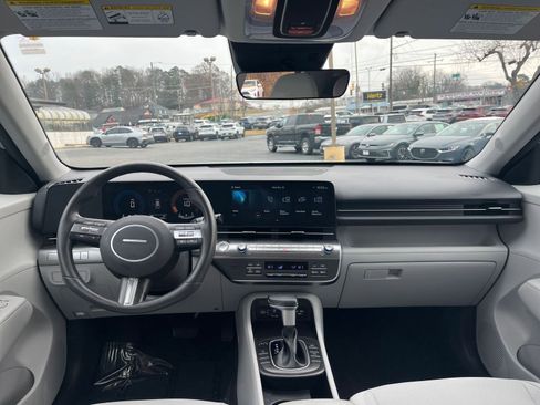 Used 2025 Hyundai Kona SEL image 27
