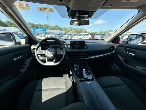 Used 2024 Nissan Rogue SV AWD/4WD image 22