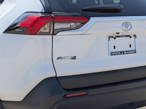 Certified 2025 Toyota RAV4 XLE w/ Convenience Package FWD image 8
