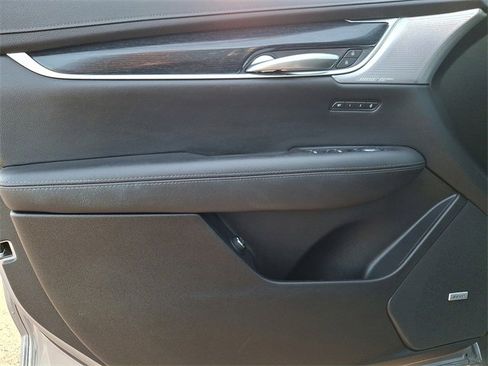 Used 2025 Cadillac XT5 Premium Luxury image 12