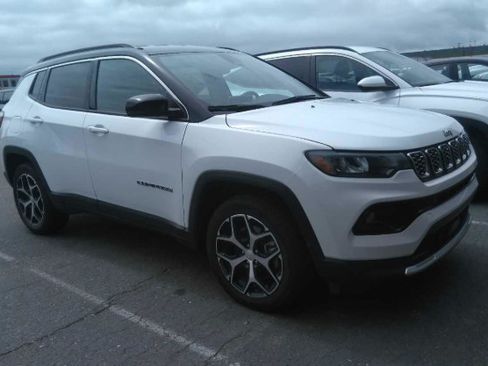 Used 2024 Jeep Compass Limited AWD/4WD image 1