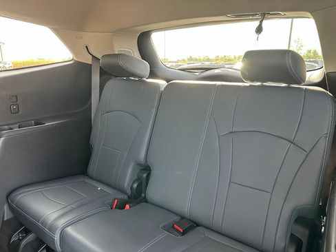 Used 2018 Buick Enclave Premium w/ Experience Buick Package AWD/4WD image 25