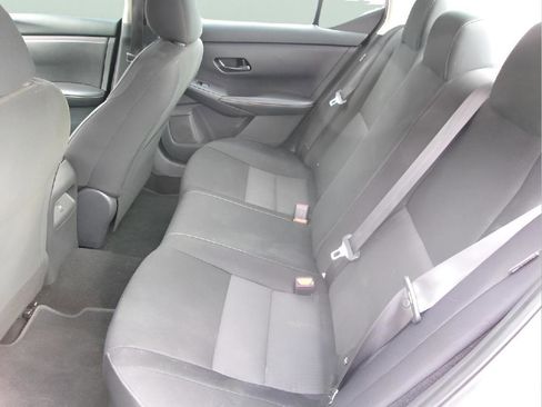 Used 2024 Nissan Sentra SV FWD image 10