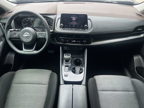 Certified 2023 Nissan Rogue SV FWD image 3