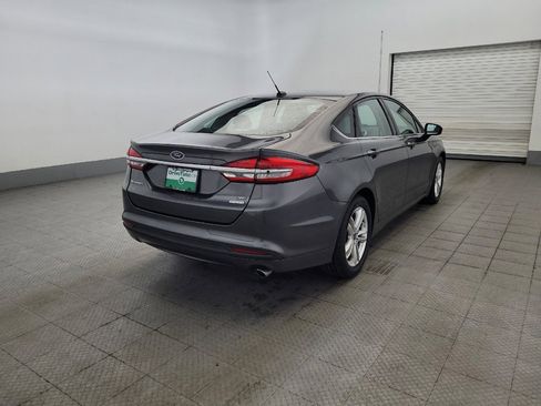 Used 2018 Ford Fusion SE w/ Fusion SE Technology Package FWD image 9